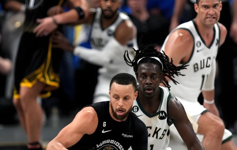 开云-关于库里新星关键助攻表现惊艳，雄鹿未来可期！的信息