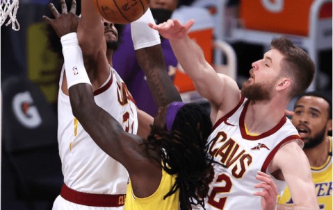 Kaiyun-凯恩在湖人比赛中大胜，回归赛场引发热议！的简单介绍