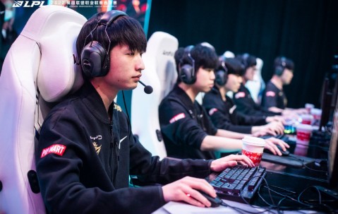 开云-包含Rookie爆冷击败老鹰，惊险取胜引爆全场！的词条