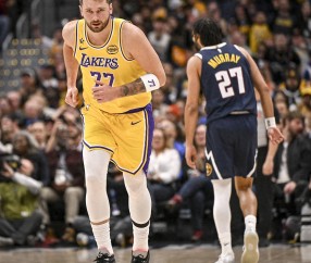 开云体育- 东契奇在美国队比赛中逆转,连败引发热议的是谁 