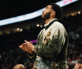 开云体育-关于塔图姆回归赛场，爆冷首场状态亮眼，篮网观众沸腾！的信息