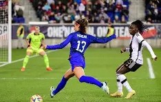 开云体育-关于JackeyLove在美国队比赛中出色防守，绝杀引发热议！的信息