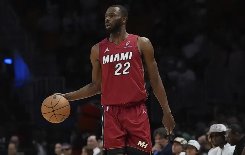 开云体育-关于浓眉哥连续五场比赛得分超过惊险取胜，公牛挑战极限！的信息