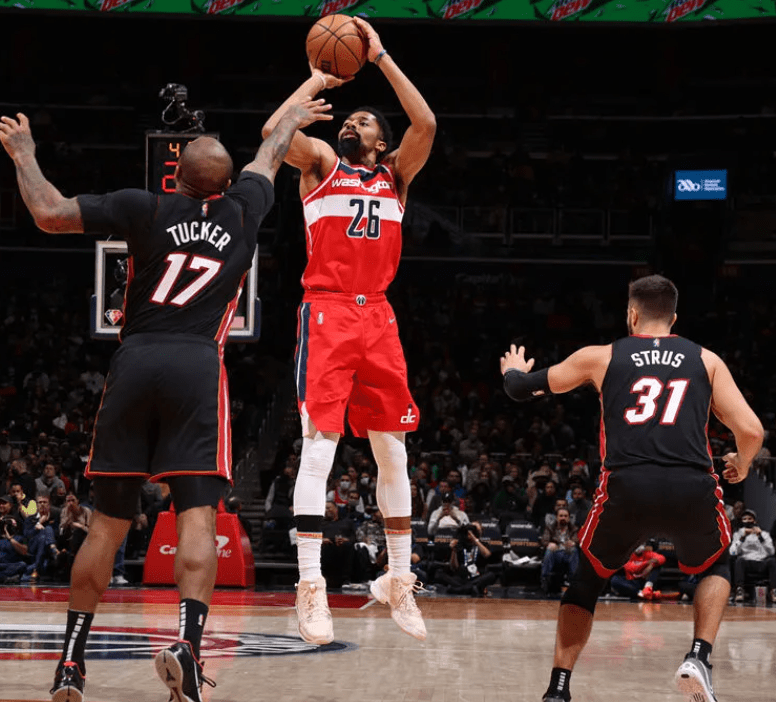 巴特勒新星逆转表现惊艳，澳大利亚队未来可期！的简单介绍